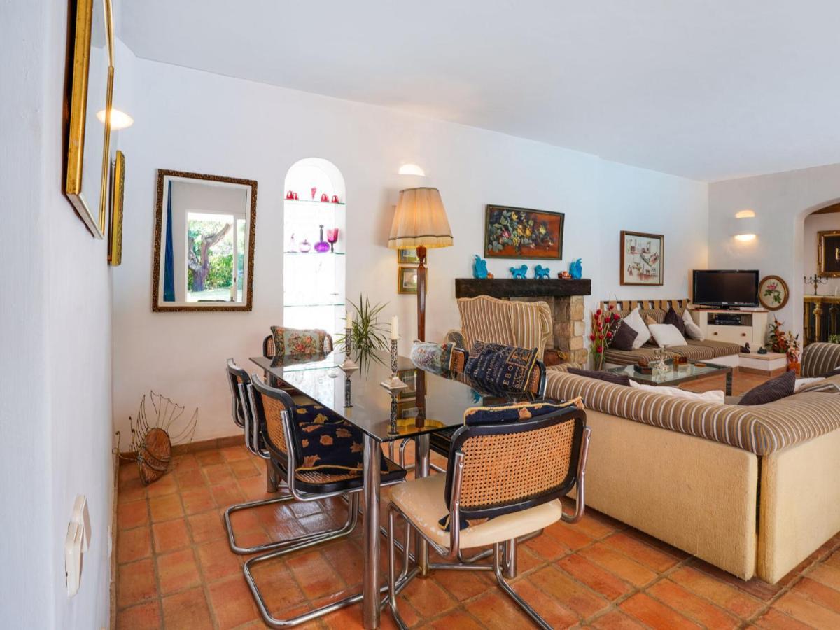 Roofed Villa In Albufeira With Private Swimming Pool Olhos de Agua  Room photo